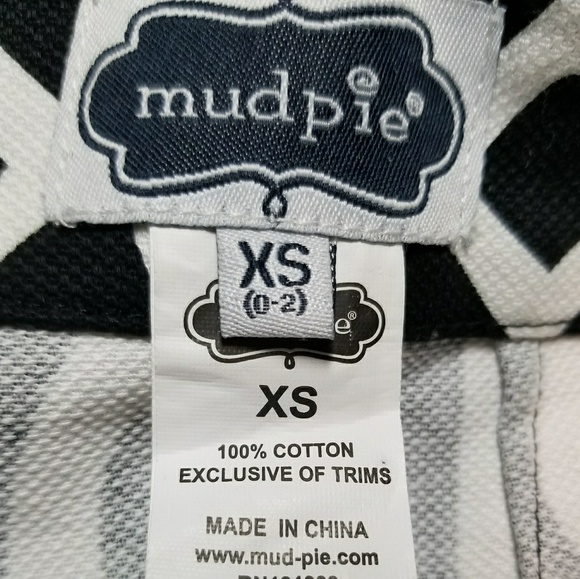 Black and white mudpie shorts - Picture 4 of 5